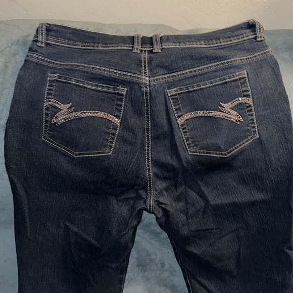 Gloria Vanderbilt dark wash Amanda stretchy bootcut jeans size 12 short - Picture 4 of 6